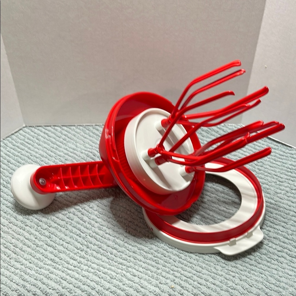 Tupperware Hand Mixer - Picture 5 of 9
